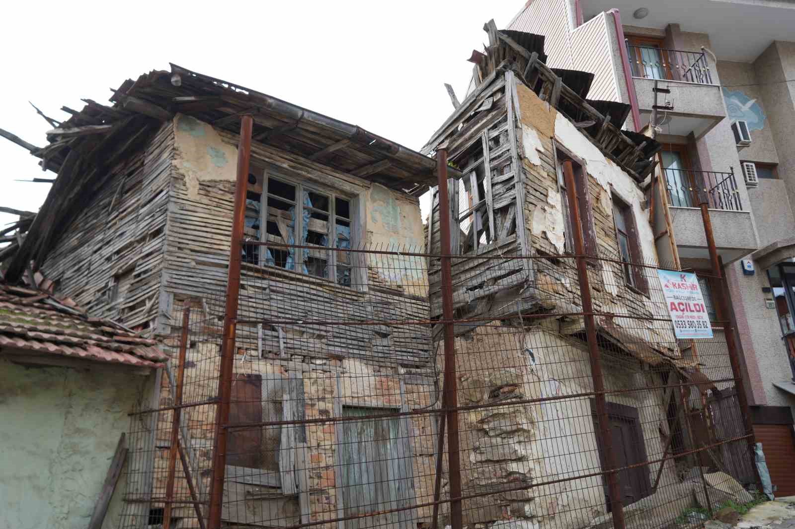 İzmit’in tarihe tanıklık eden evleri restorasyon bekliyor
