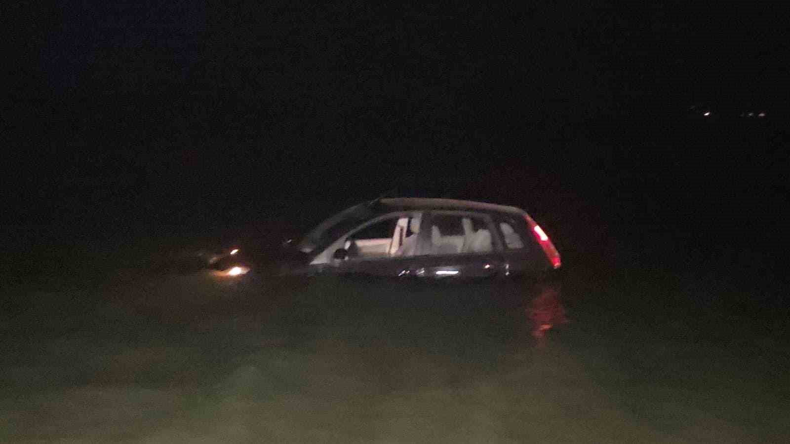 İznik Gölü’ne uçan otomobilde can pazarı
