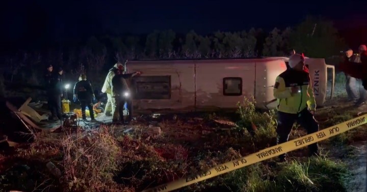 İznik’de feci kaza; 12 yaralı 1 ölü
