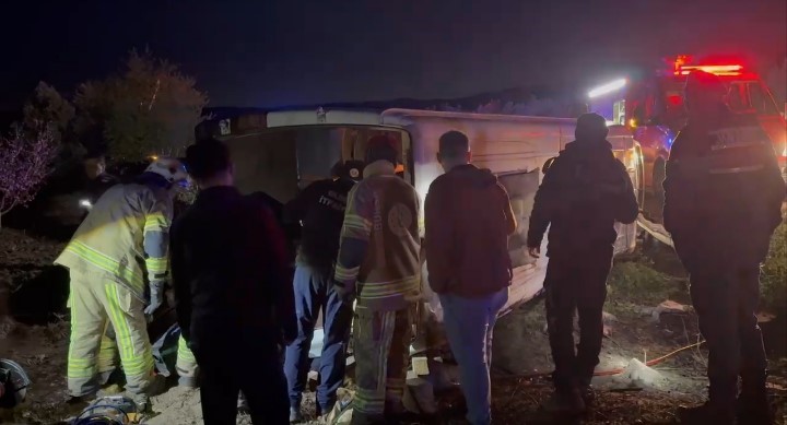 İznik’de feci kaza; 12 yaralı 1 ölü
