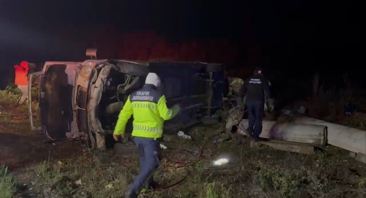 İznik’de feci kaza; 12 yaralı 1 ölü
