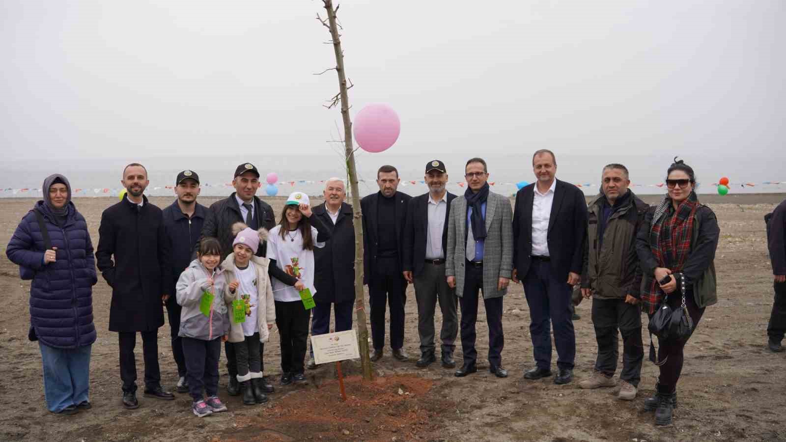İznik’te fidanlar toprakla buluştu
