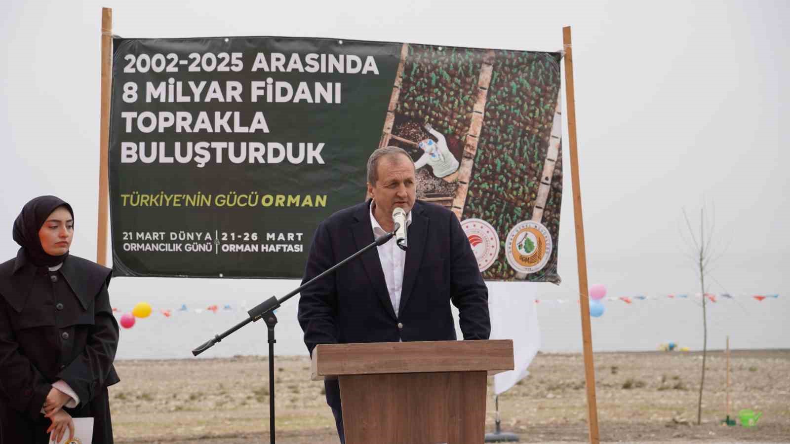 İznik’te fidanlar toprakla buluştu
