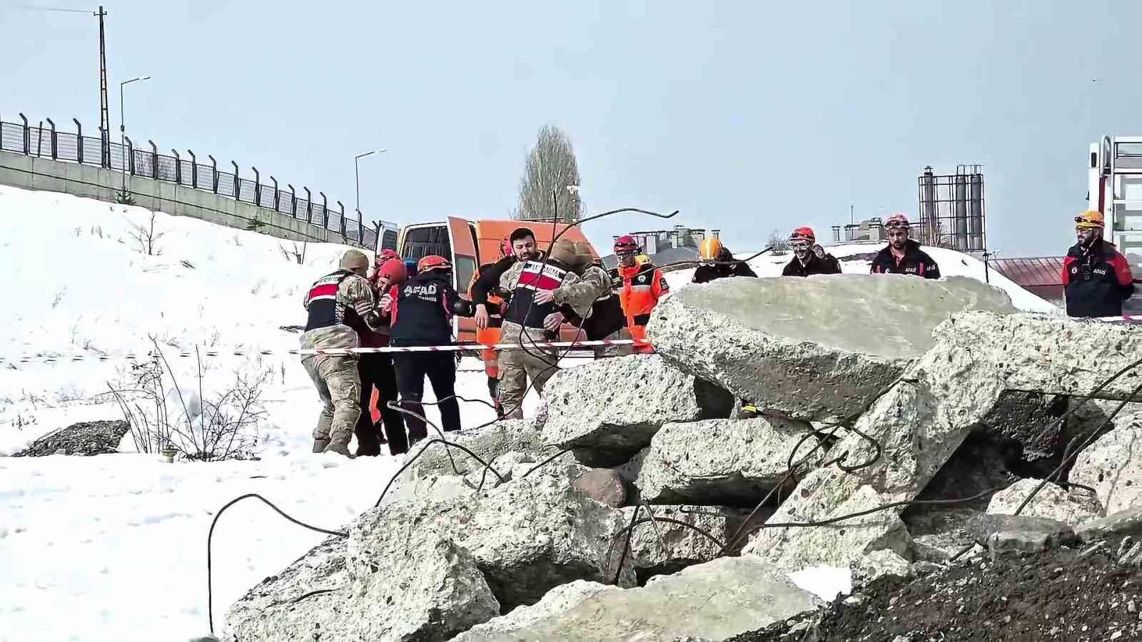 JAK timinden ağır kış şartlarına müdahale tatbikatı
