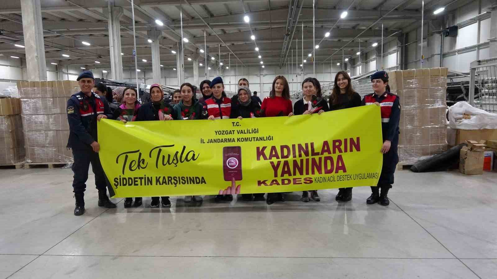 Jandarma 8 Mart Kadınlar Günü dolayısıyla fabrika işçisi kadınları unutmadı
