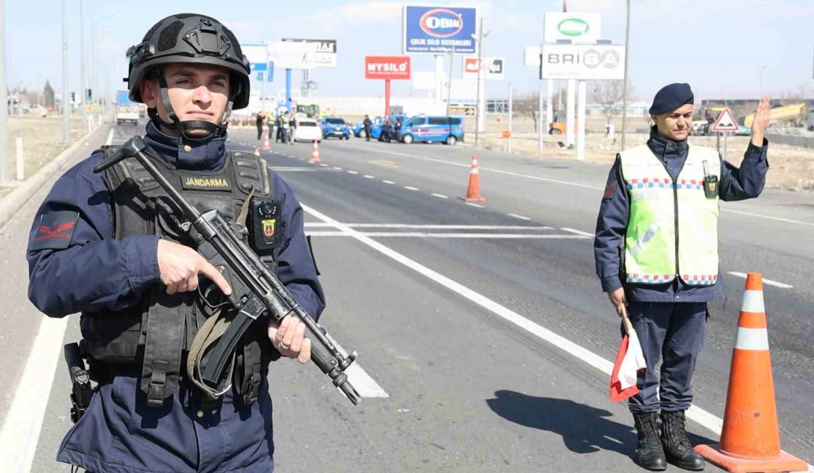 Jandarma bayram öncesi denetimlerini arttırdı
