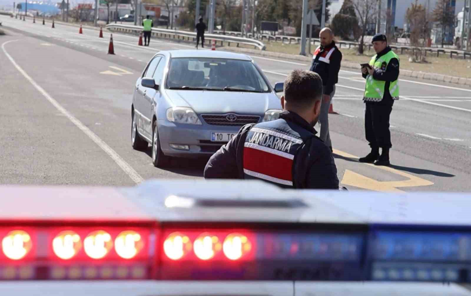 Jandarma bayram öncesi denetimlerini arttırdı
