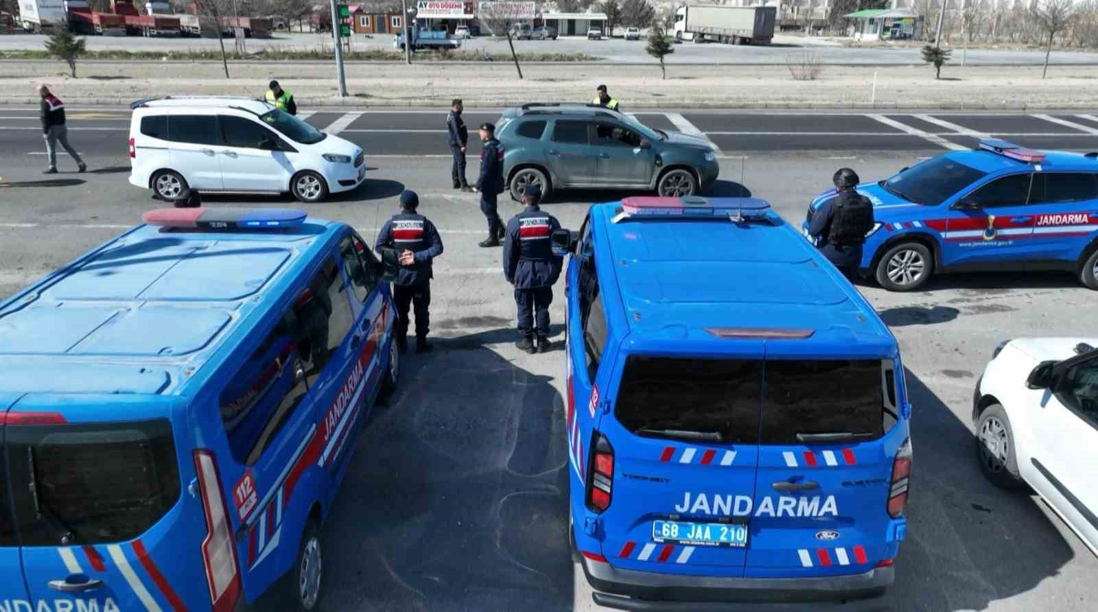 Jandarma bayram öncesi denetimlerini arttırdı
