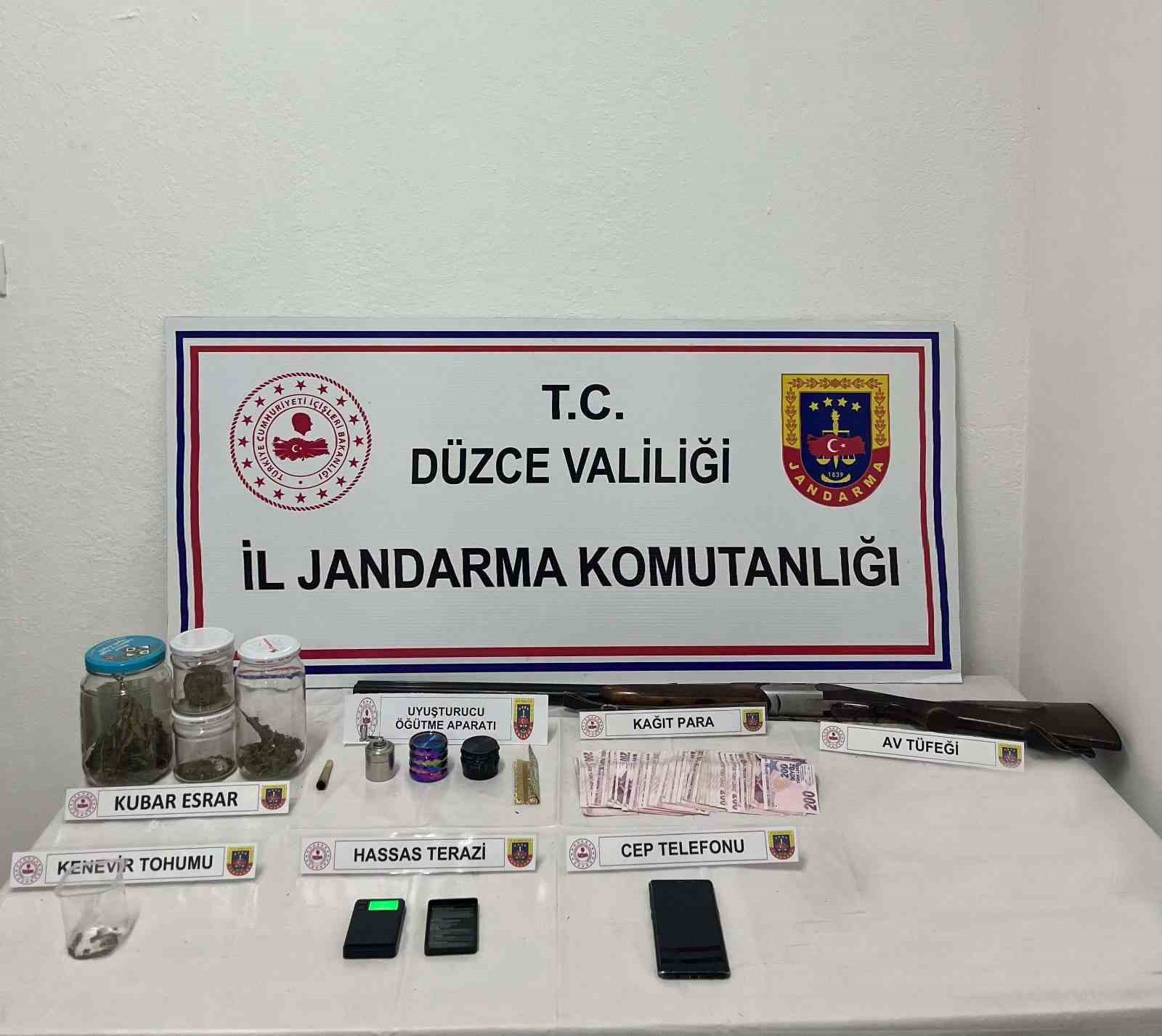 Jandarma ekipleri uyuşturucu ile mücadelesini sürdürüyor
