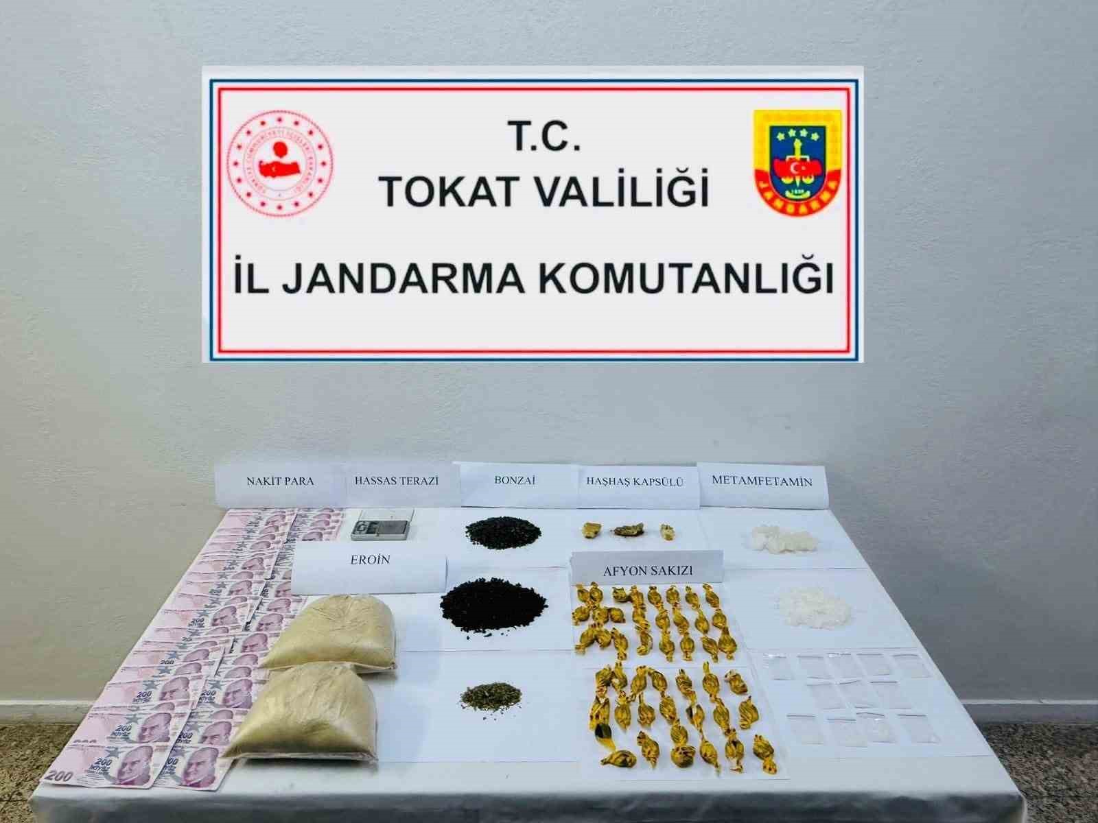 Jandarma ekiplerinden uyuşturucuya geçit yok
