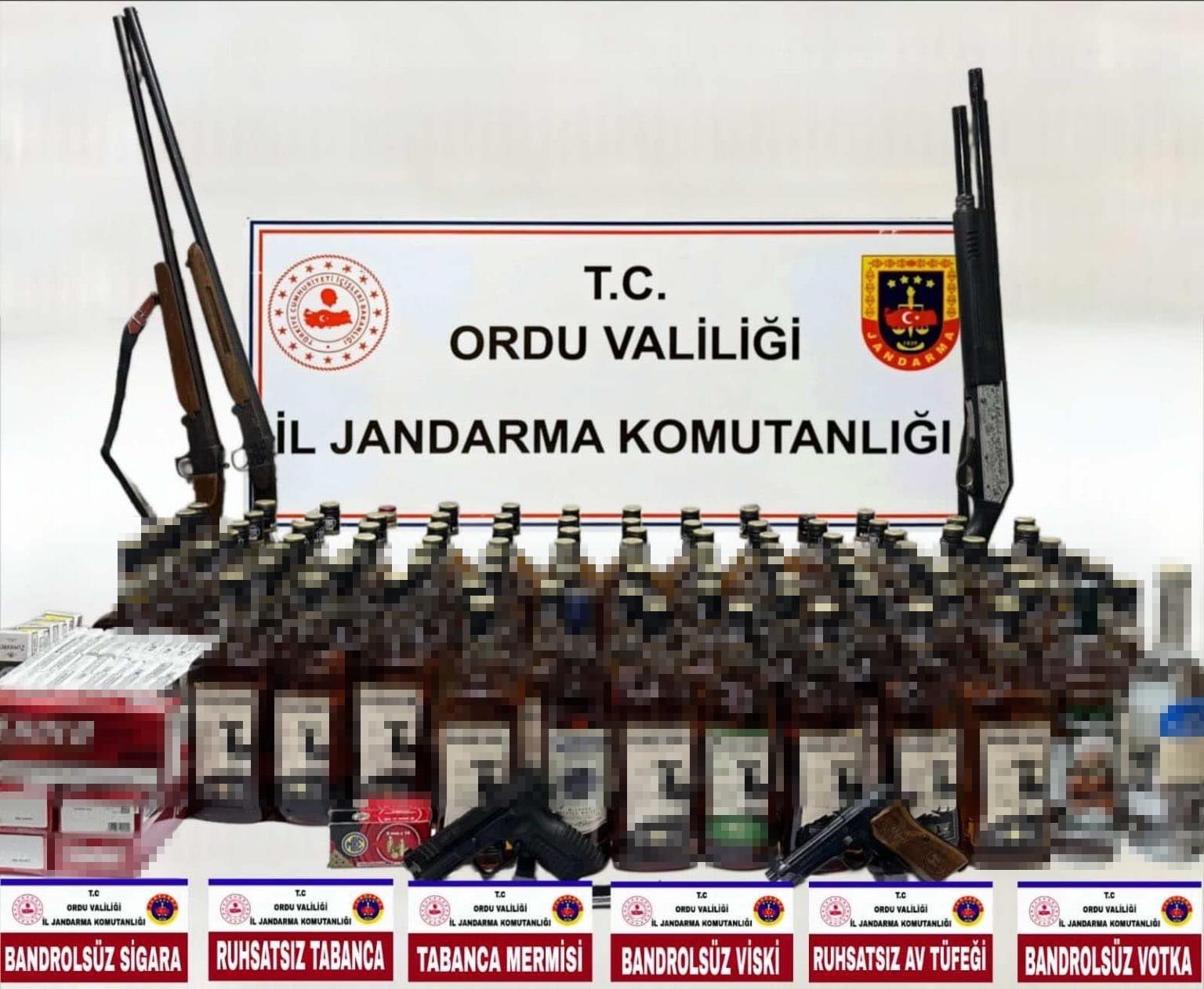 Jandarma ekiplerinden yılbaşı öncesi kaçak alkol ve sigara operasyonu: 2 gözaltı
