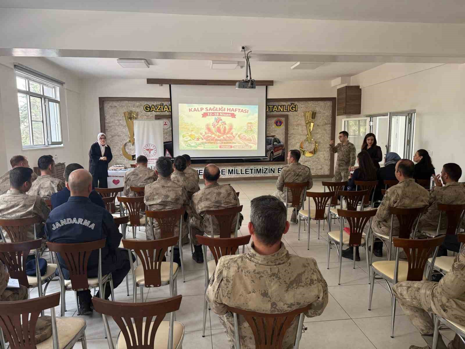 Jandarma ekiplerine sağlık eğitimi
