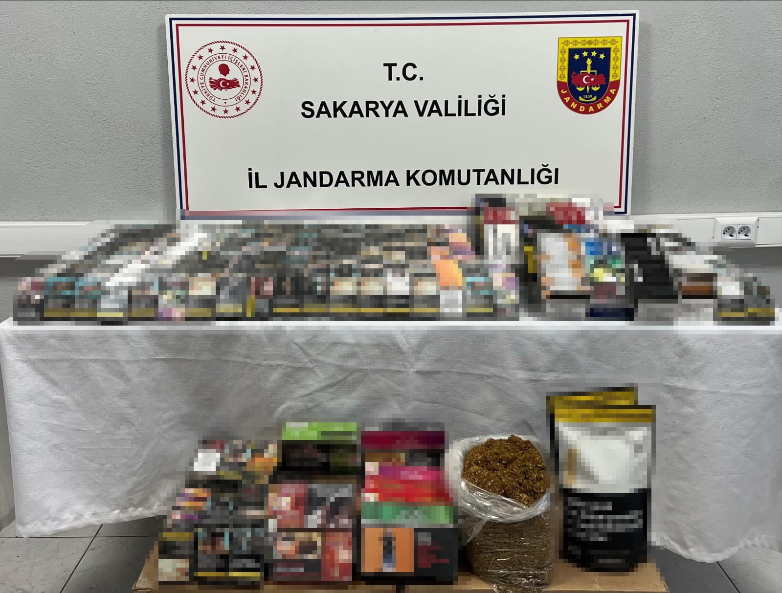 Jandarma kaçakçılığa geçit vermiyor: 4 ilçede 6 gözaltı
