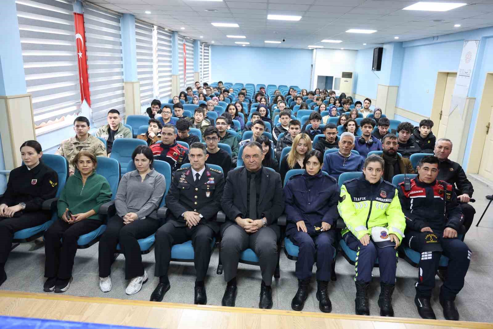 Jandarma Sahil Güvenlik Akademisi Aksaray’da öğrencilere tanıtıldı

