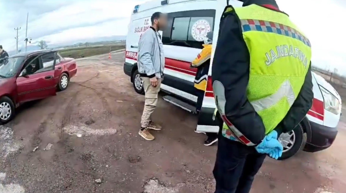 Jandarma uygulamasından kaçtı, tekrar geri döndü
