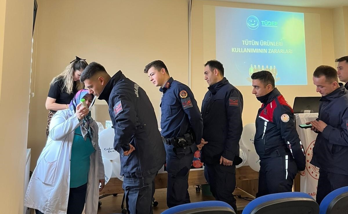 Jandarmadan Alaşehir’de toplu sigarayı bırakma adımı
Jandarmadan Alaşehir’de toplu sigarayı bırakma adımı