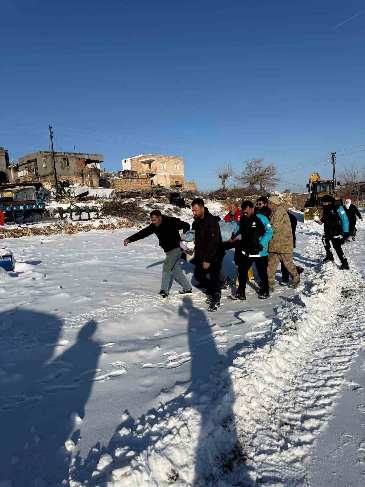 Jandarmadan kar altında filmleri aratmayan kurtarma operasyonu
