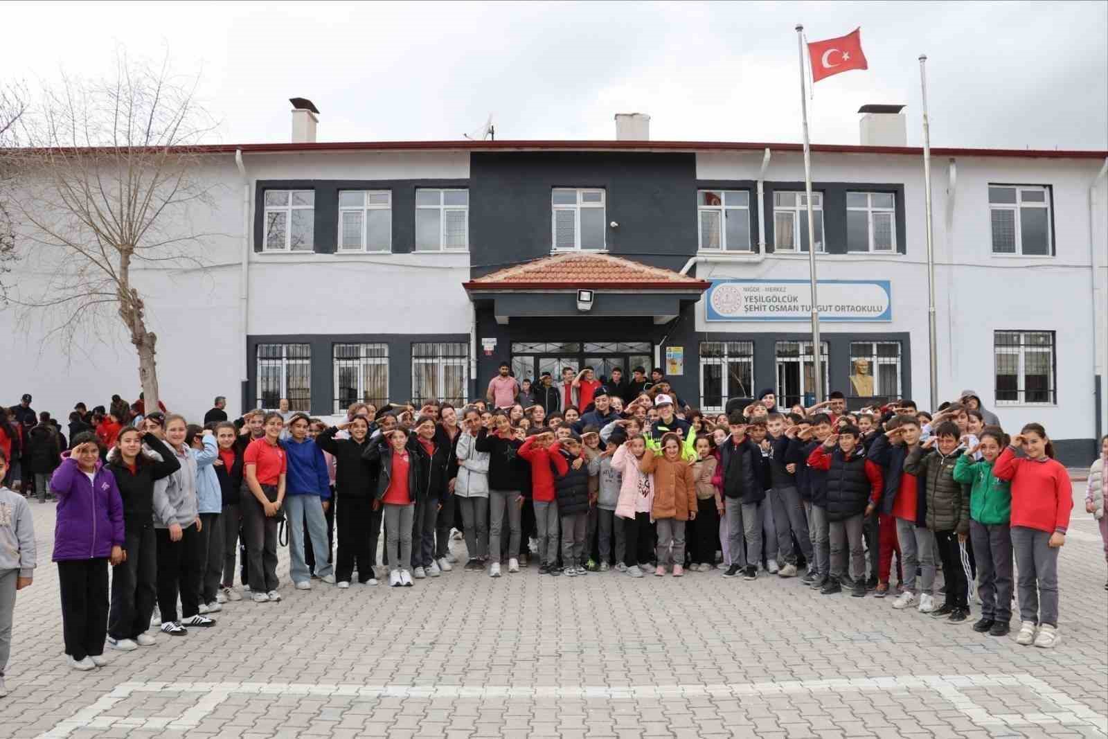 Jandarmadan Niğde’de öğrencilere meslek tanıtımı ve güvenlik eğitimi
