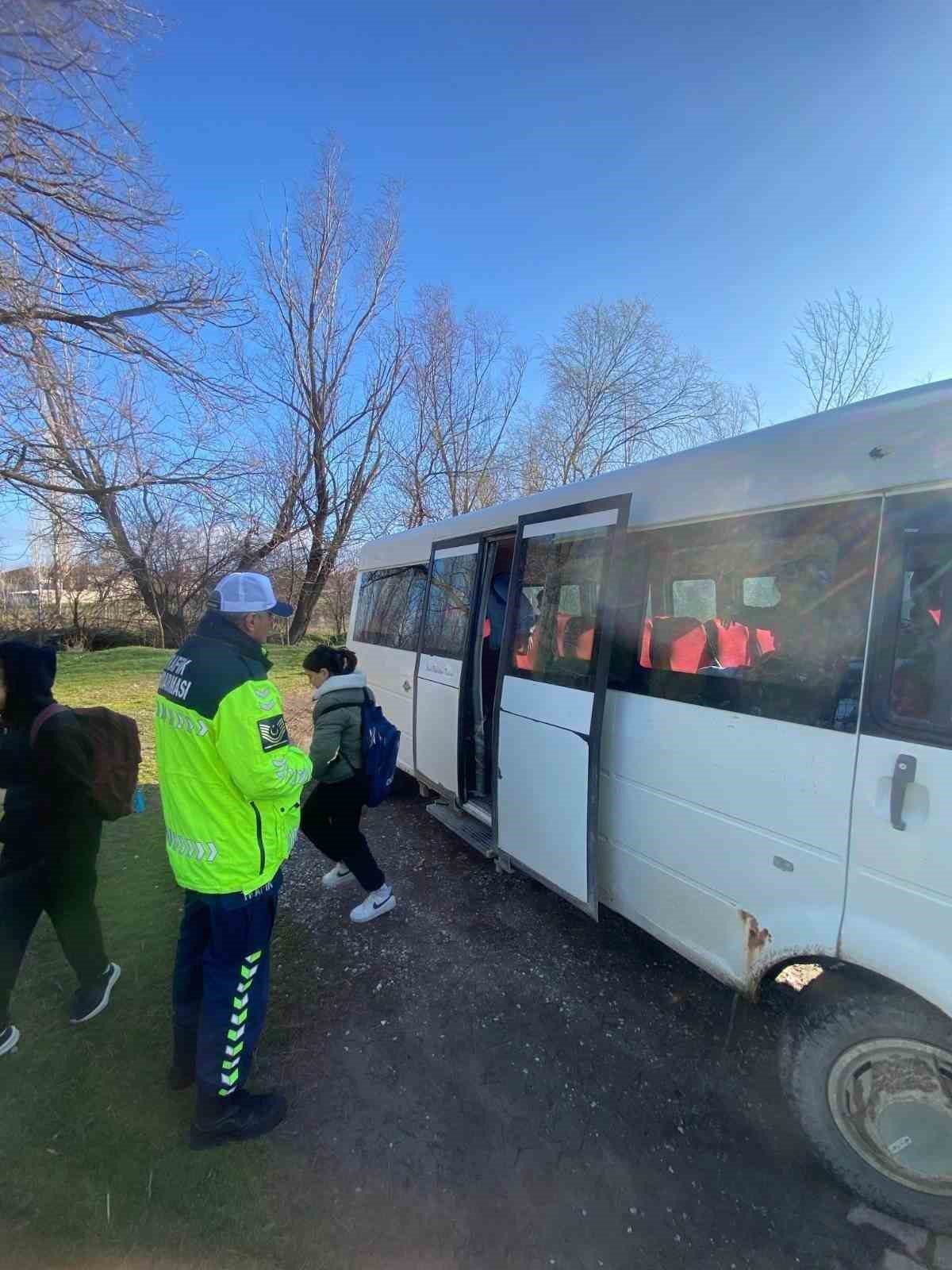 Jandarmadan okul servislerine sıkı denetim
