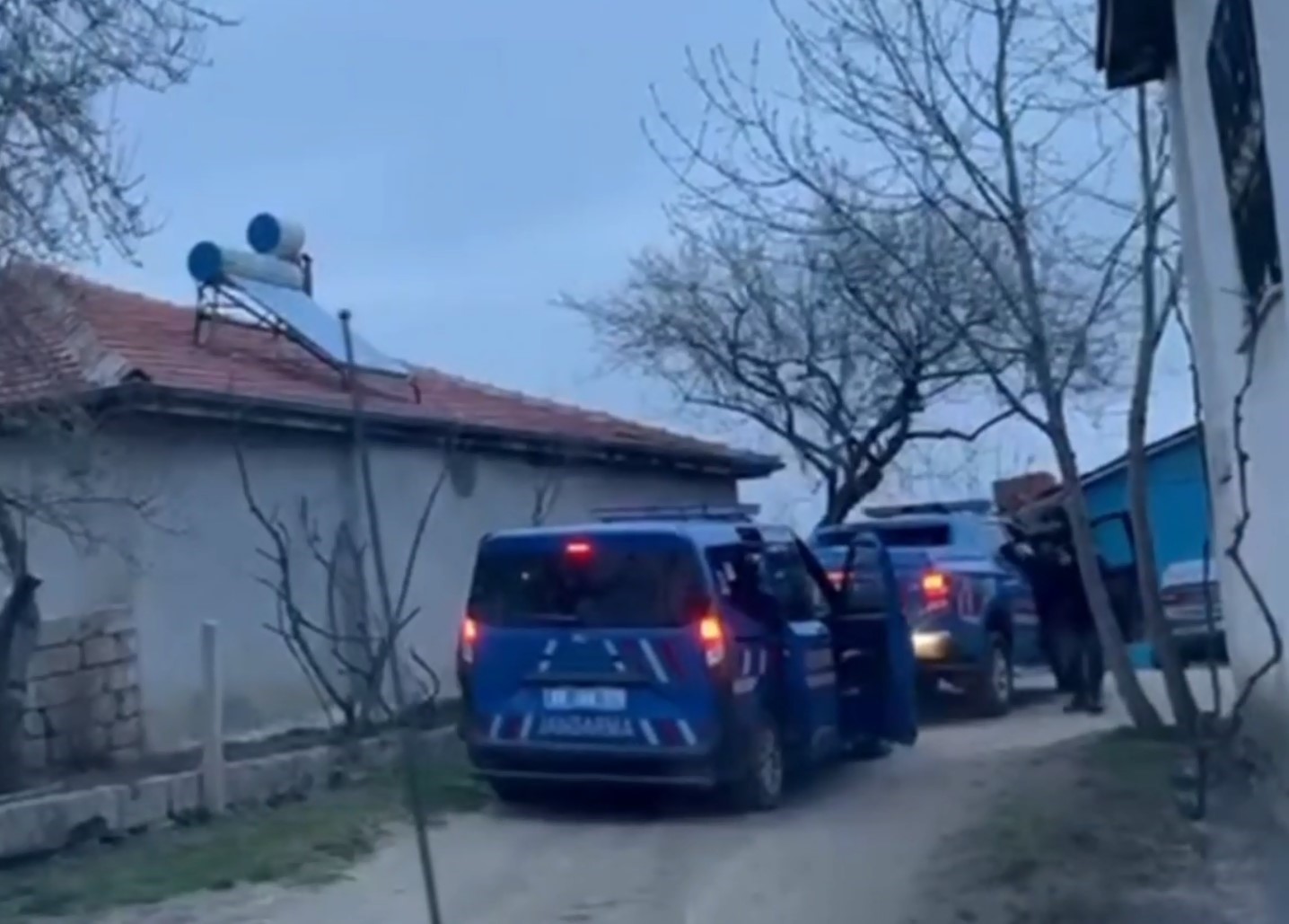 Jandarmadan ruhsatsız silah operasyonu: 1 tutuklama
Jandarmadan ruhsatsız silah operasyonu: 1 tutuklama