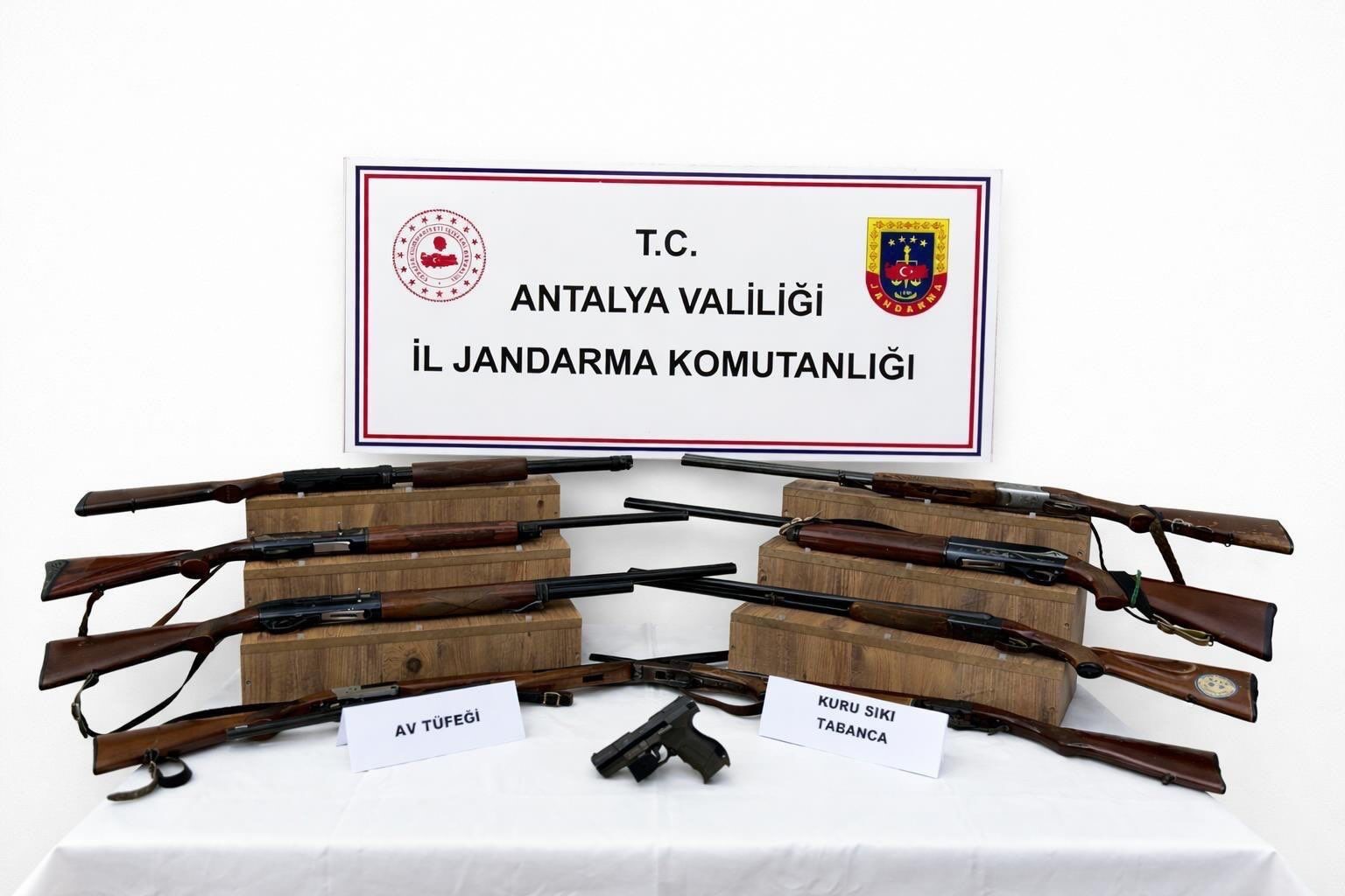 Jandarma’dan ruhsatsız silah operasyonu
