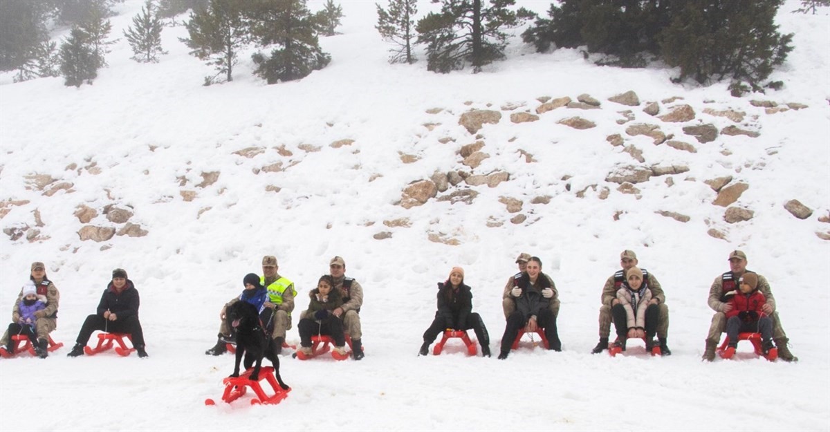 Jandarmadan şehit ve gazi çocuklarına anlamlı etkinlik
