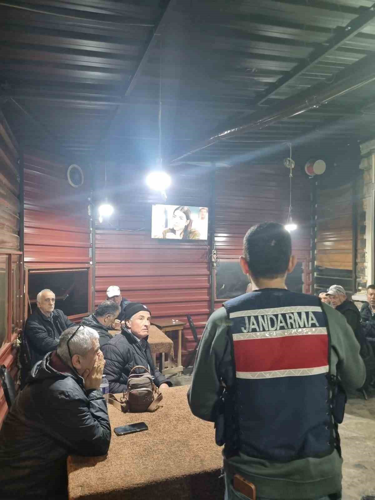 Jandarmadan vatandaşlara siber güvenlik bilgilendirmesi
