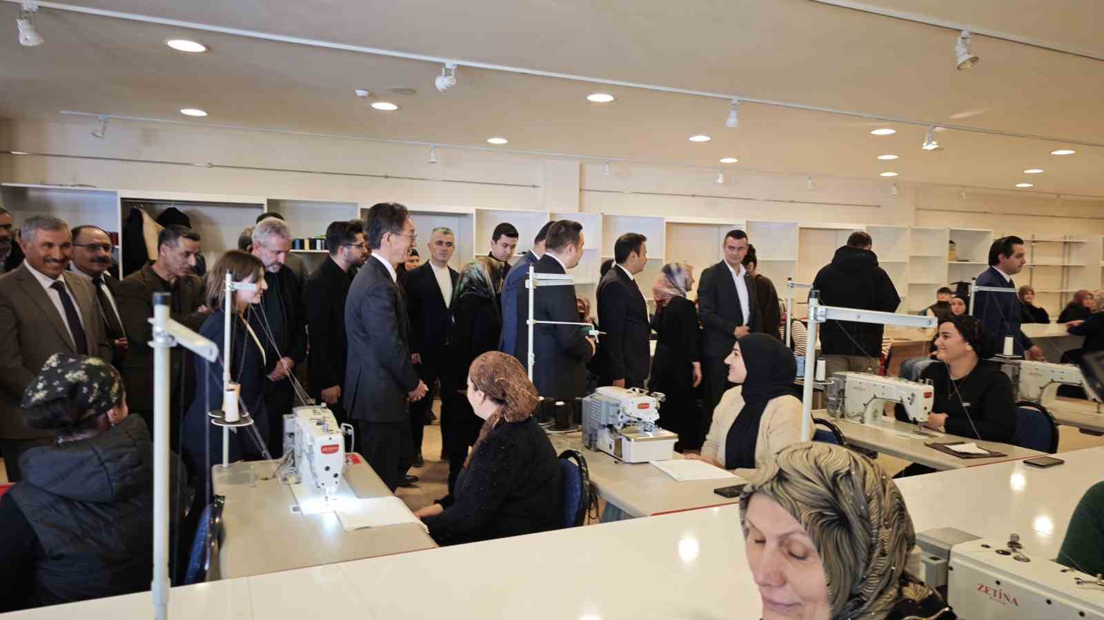 Japonya Büyükelçiliği’nden Ahlat’ta kadın istihdamına destek
