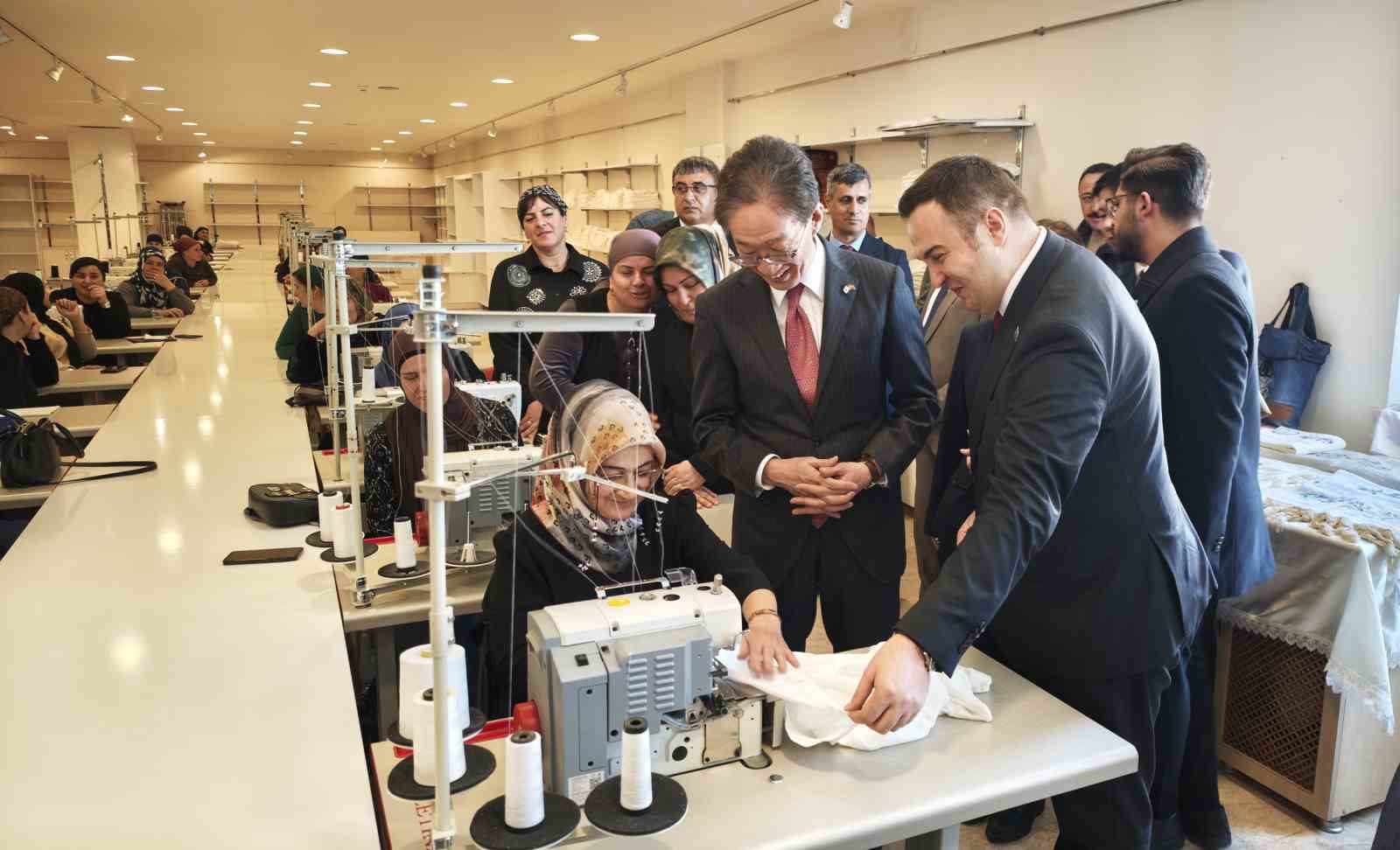 Japonya Büyükelçiliği’nden Ahlat’ta kadın istihdamına destek
