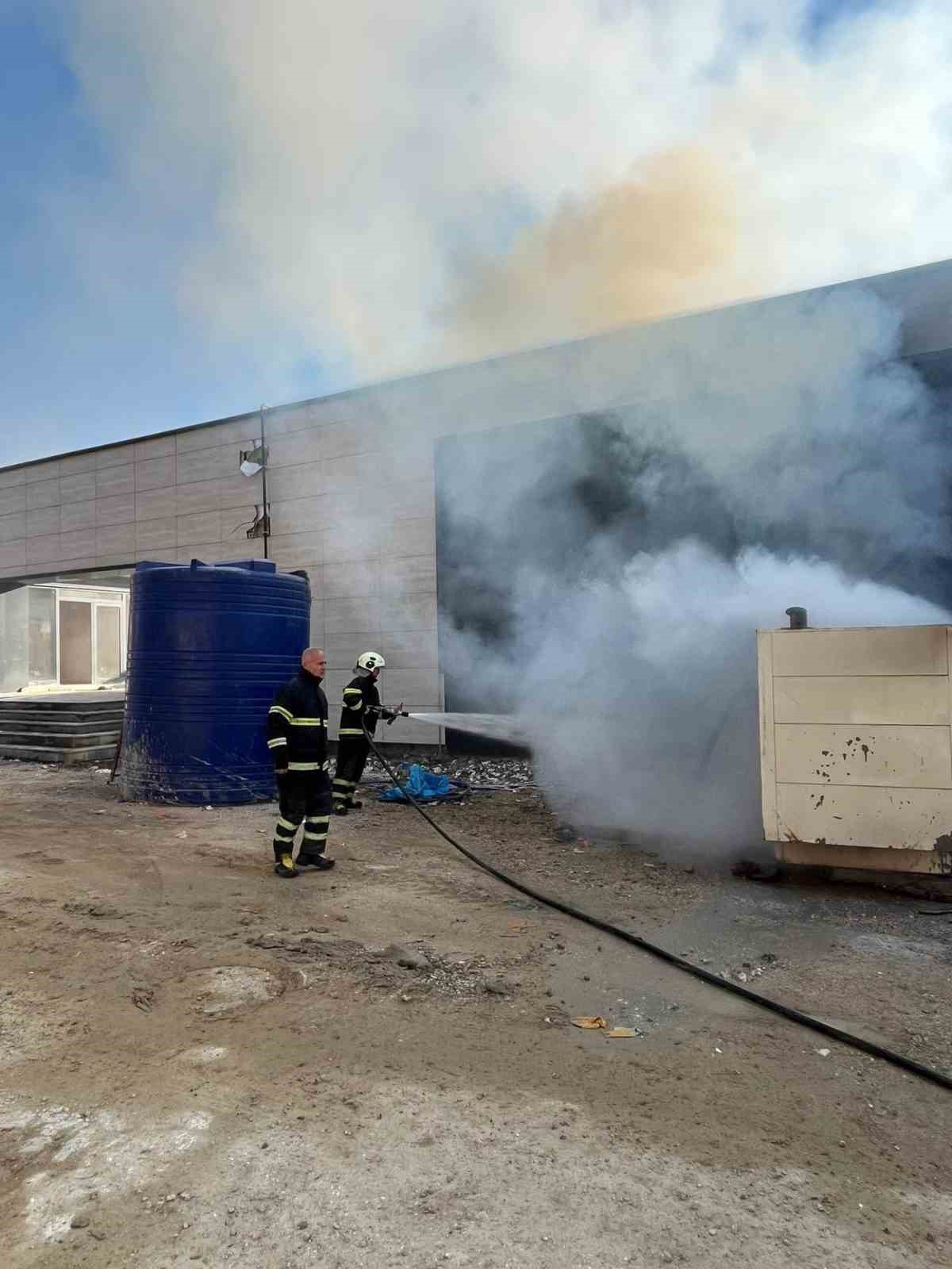 Jeneratör alevlere teslim oldu
