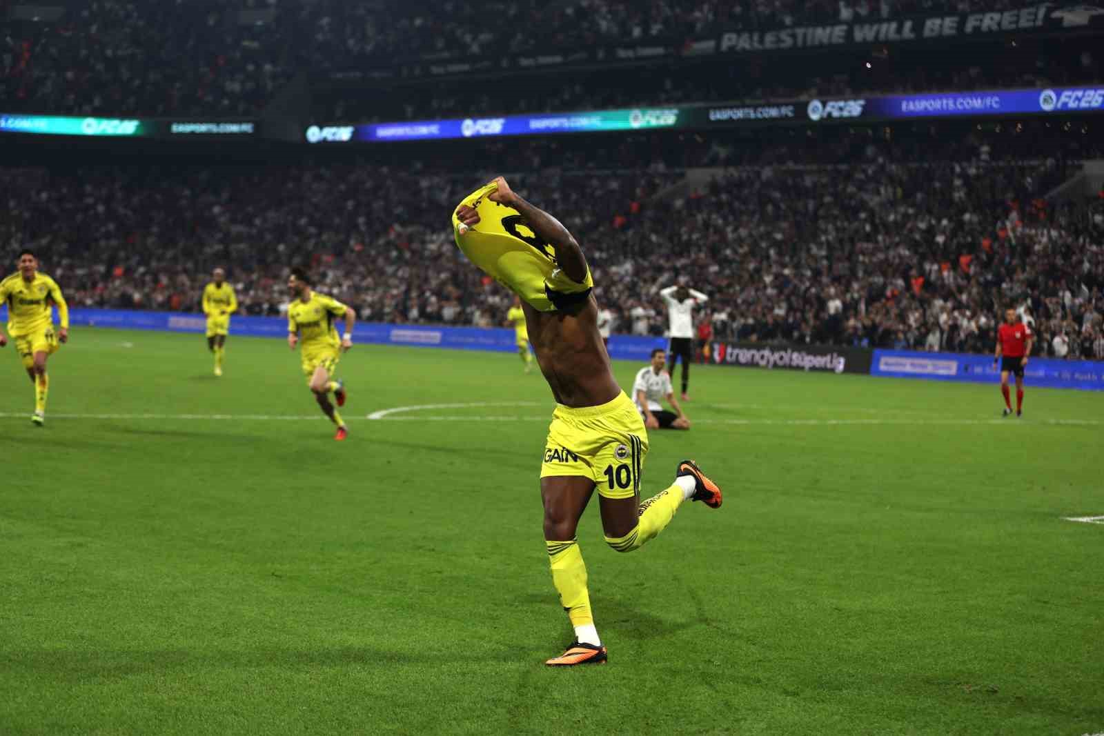 Jhon Duran, Fenerbahçe’de 6 ay kaldı

