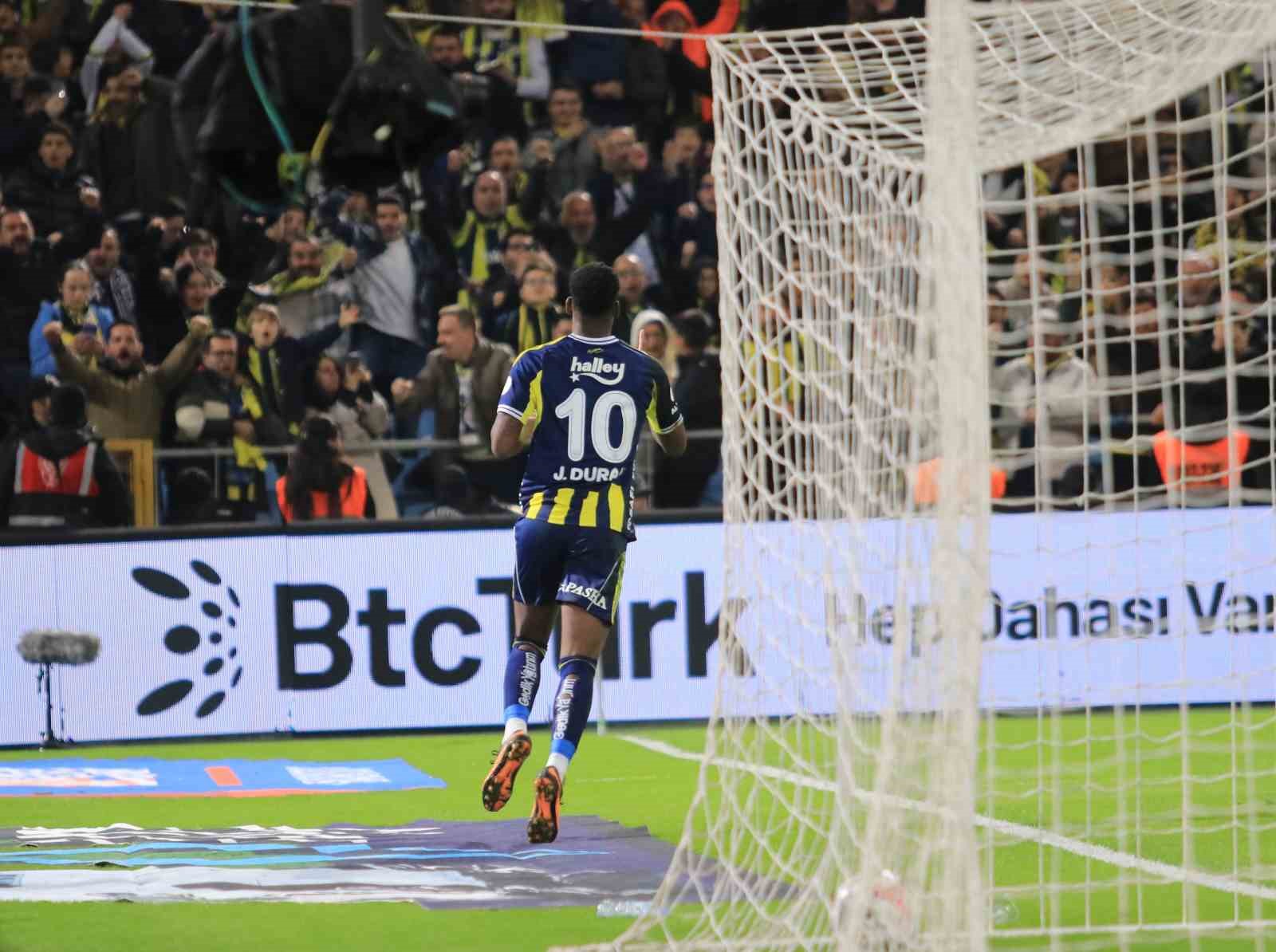 Jhon Duran, Fenerbahçe’de 6 ay kaldı
