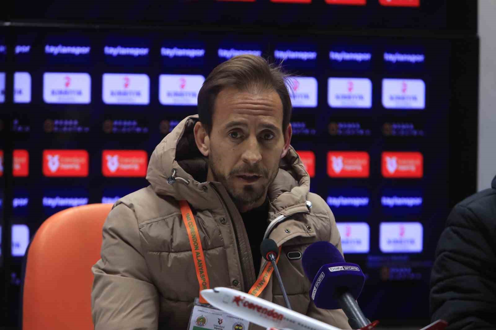 Joao Pereira: "İkinci yarı rakibin değişikliği ile ne yapacağımızı unuttuk"
