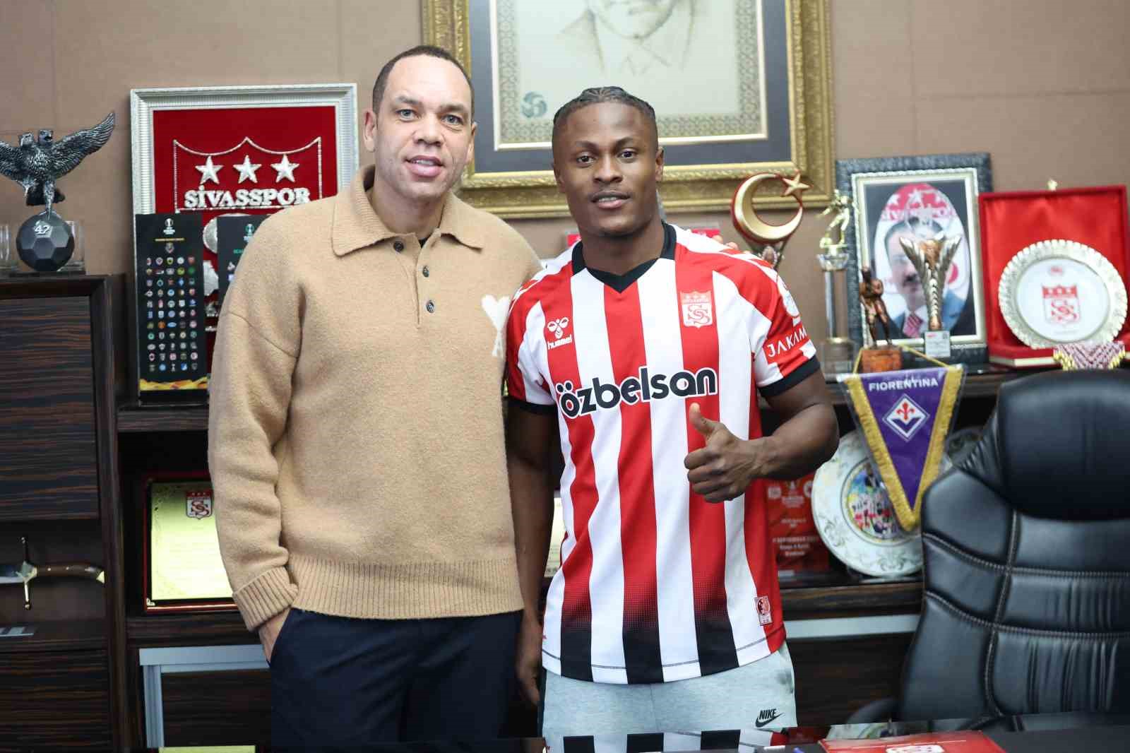 Jonathan Okoronkwo resmen Sivasspor’da
