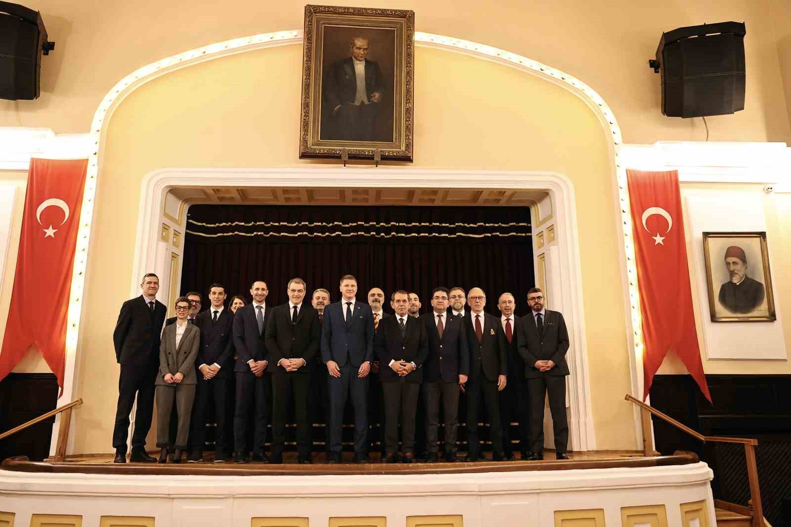 Juventus maçı öncesi dostluk yemeği düzenlendi
