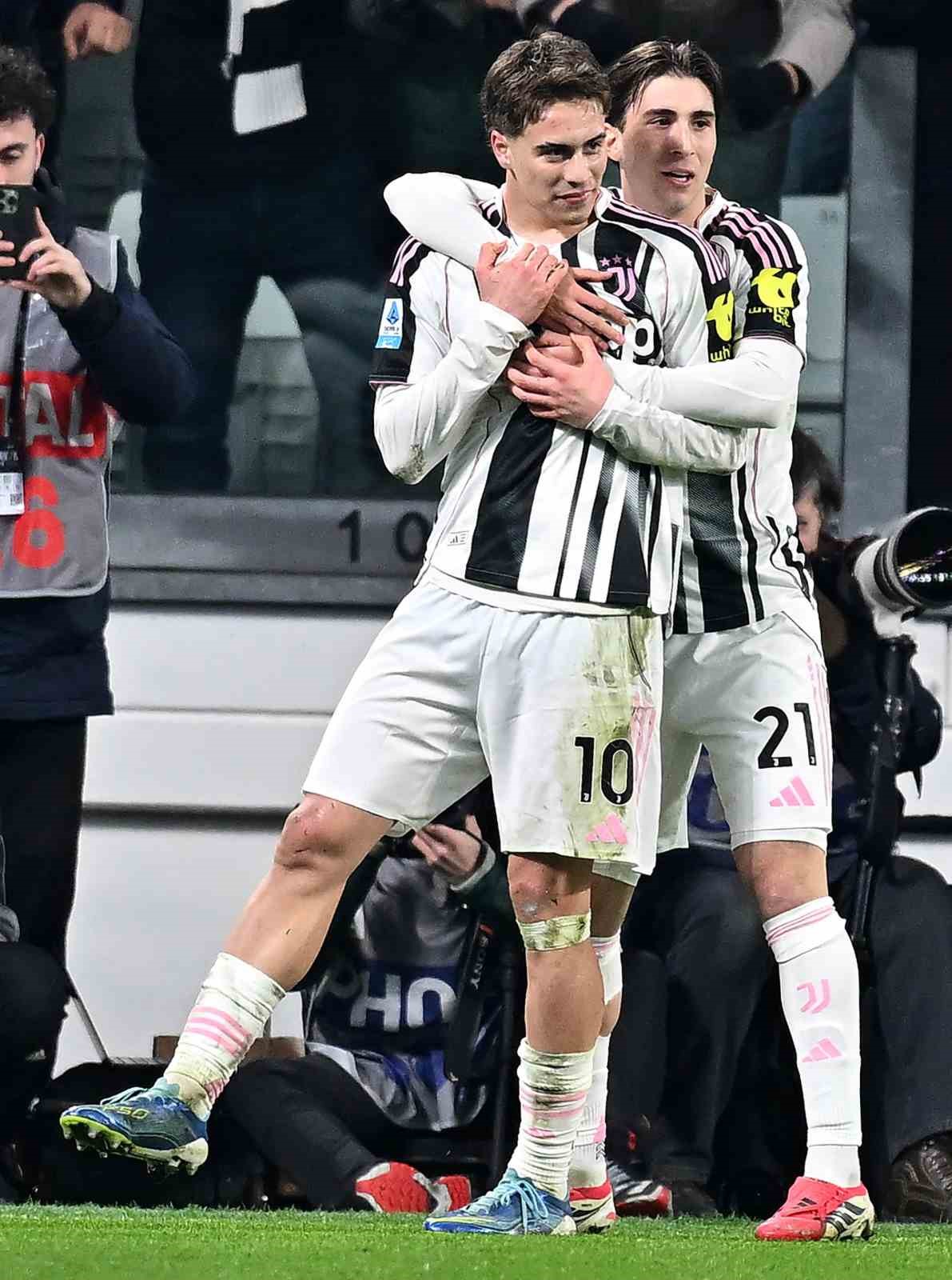 Juventus, Napoli’yi farklı mağlup etti
