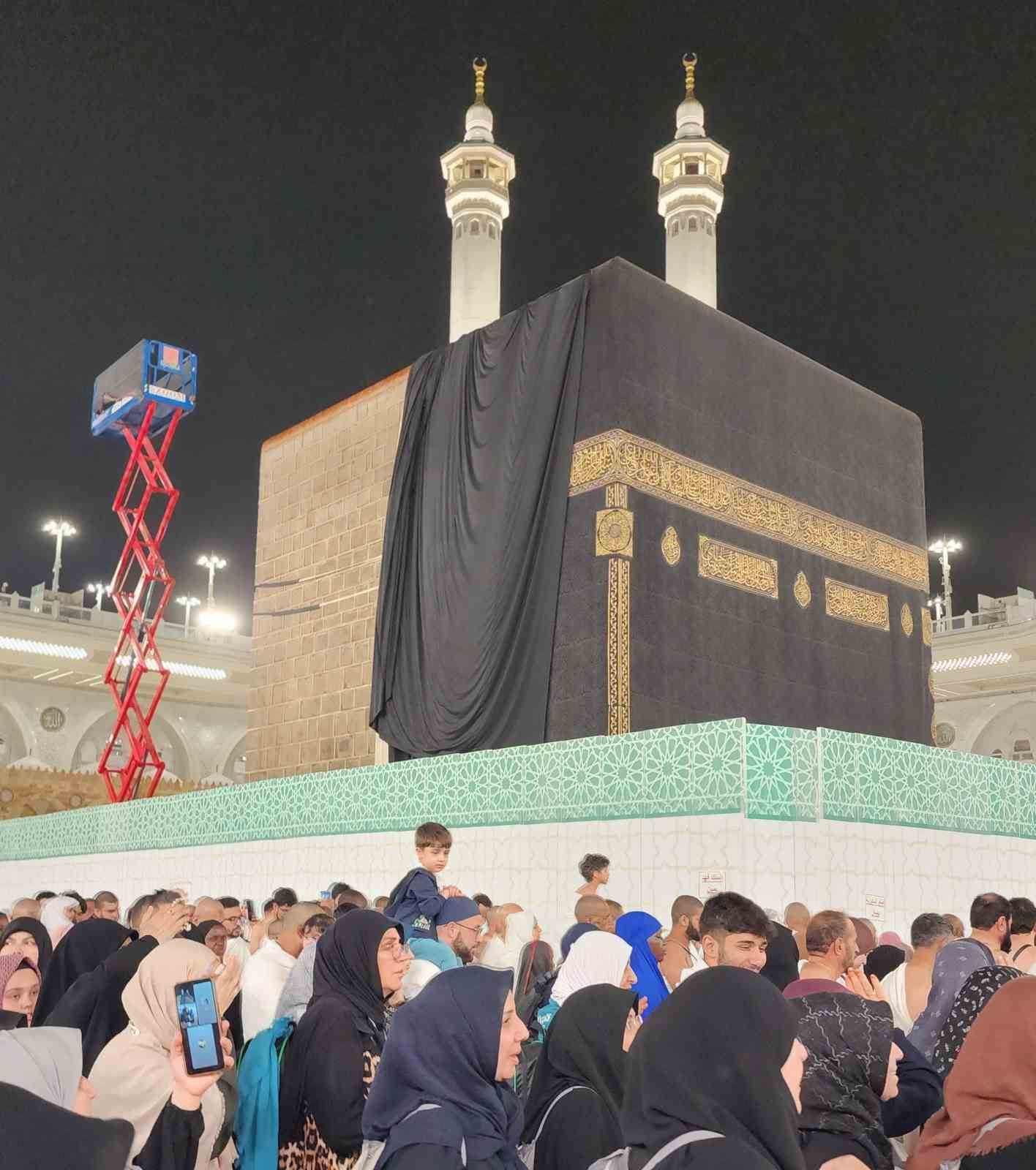 Kabe-i Muazzama duvarları bakıma alındı
