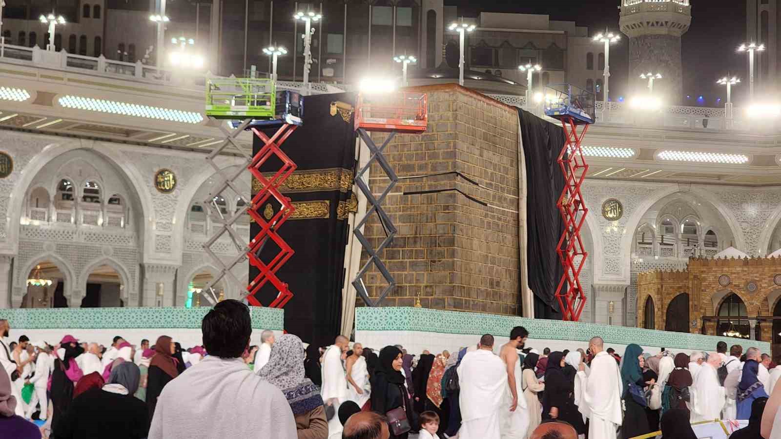 Kabe-i Muazzama duvarları bakıma alındı
