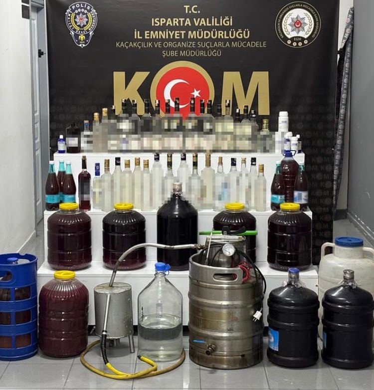 Kaçak alkol operasyonunda 577 litre el yapımı alkol ele geçirildi
