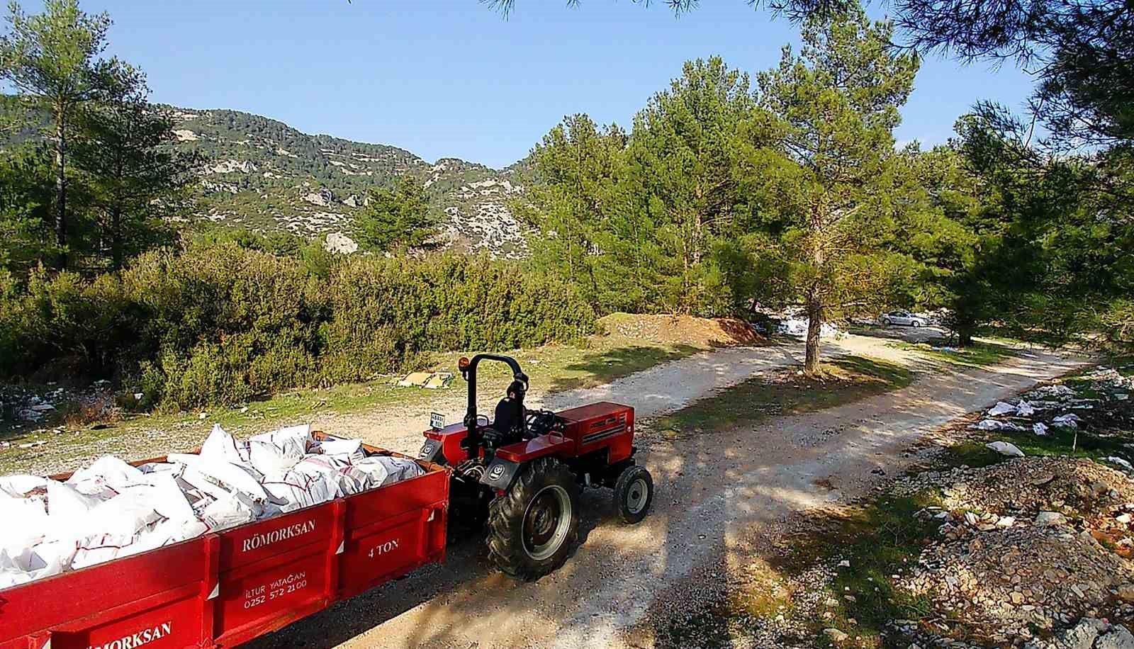 Kaçak döküm yapanlar fotokapandan kaçamadı
