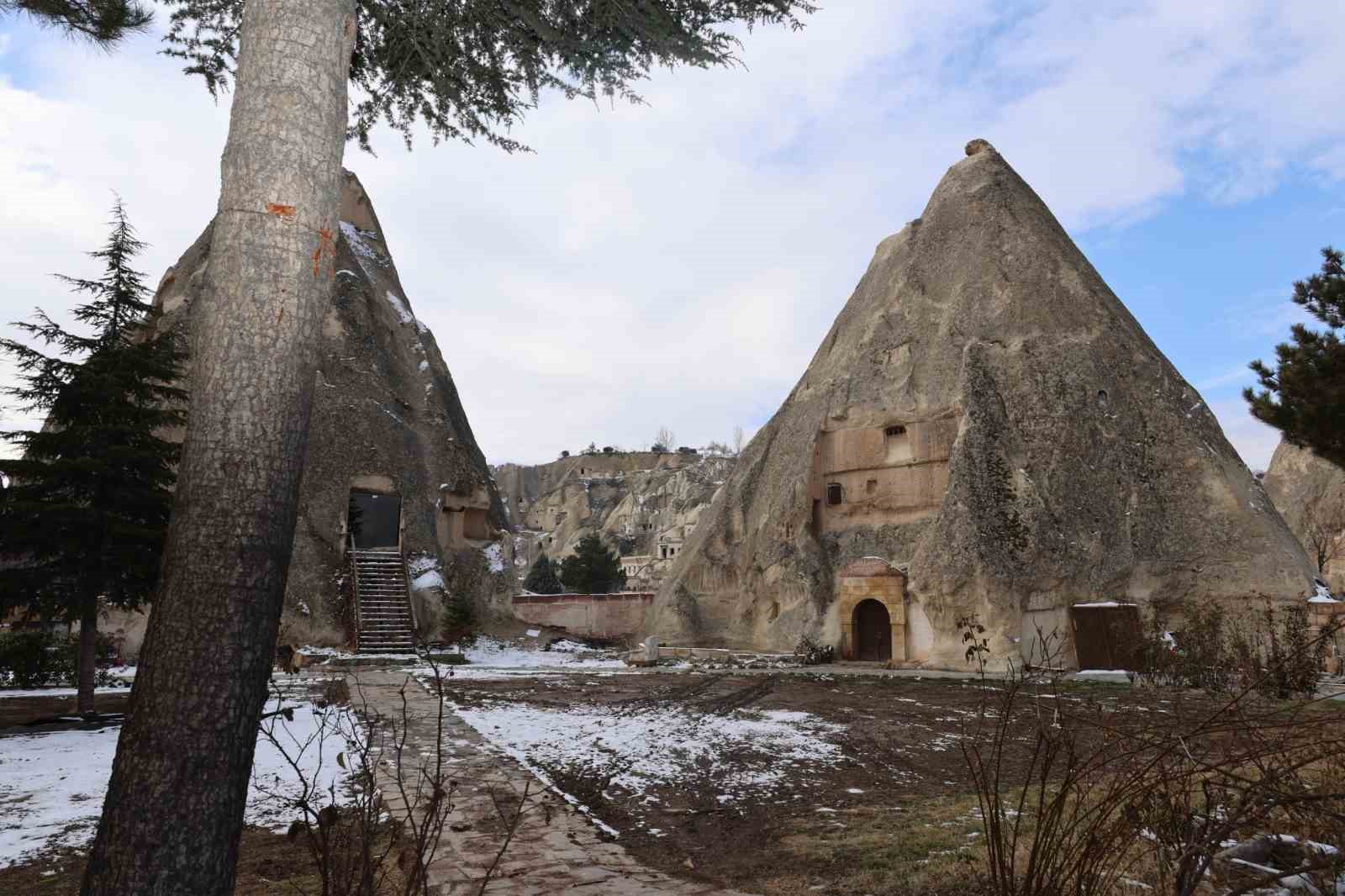 Kaçak restoran kaldırıldı, peribacalarının silüeti ortaya çıktı
