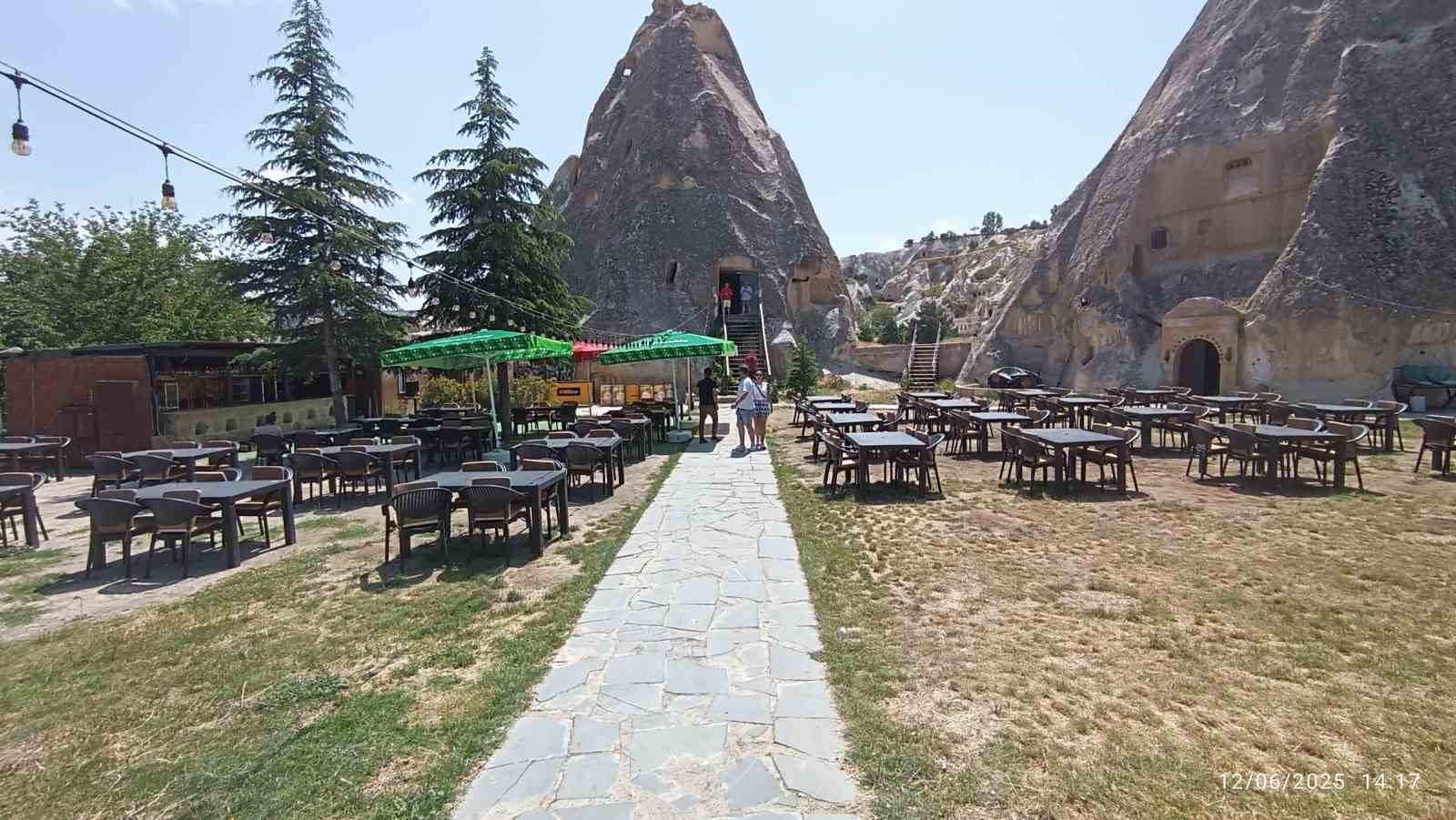 Kaçak restoran kaldırıldı, peribacalarının silüeti ortaya çıktı
