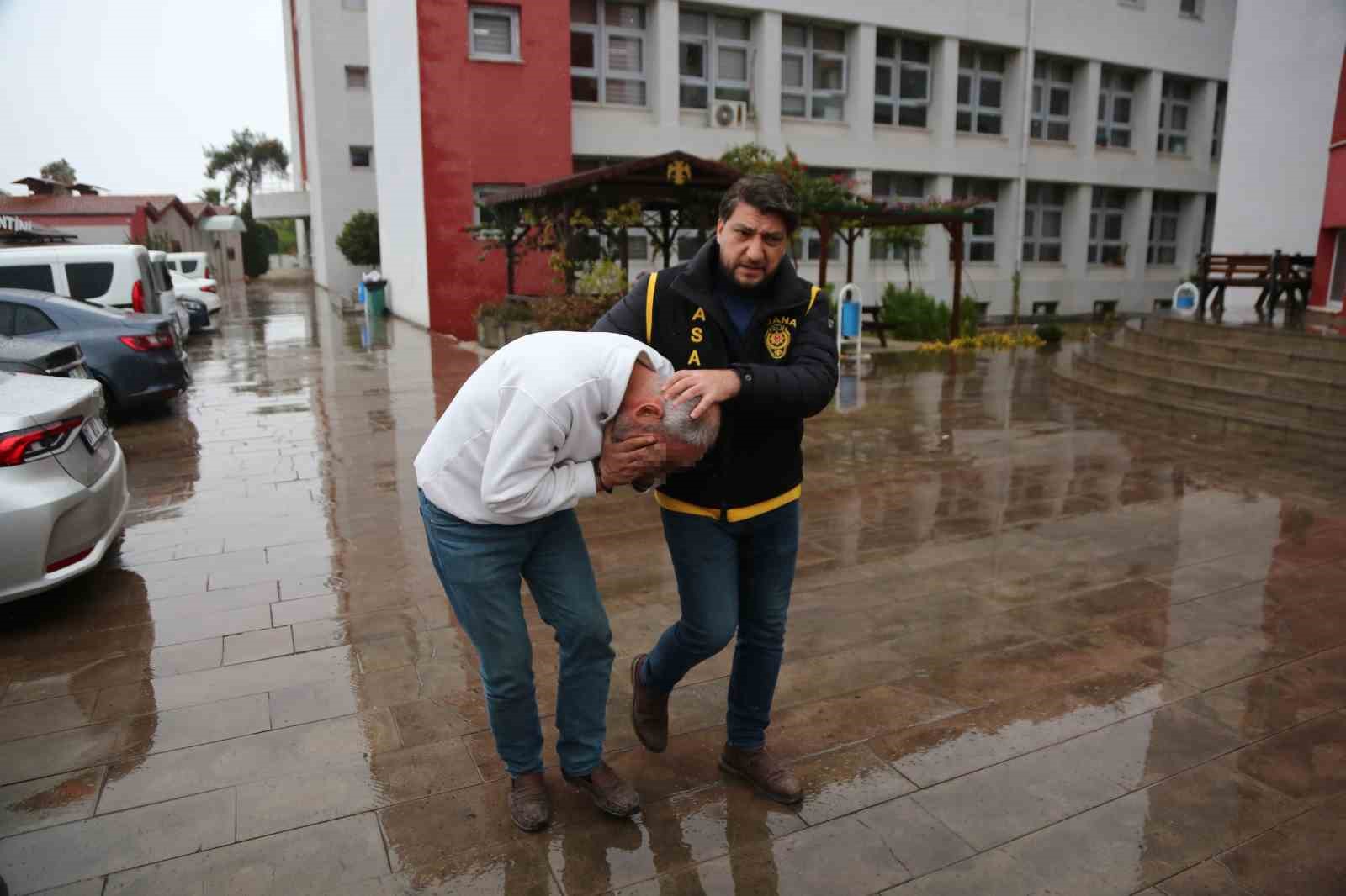 Kaçak sigara göndermek isterken kargo şubesi müdürünü öldüren şüpheli tutuklandı
