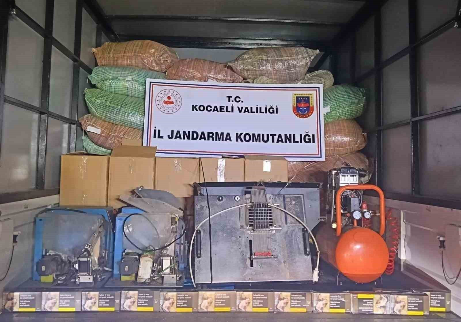 Kaçak tütün operasyonunda 1 milyon 550 bin liralık ürün ele geçirildi
