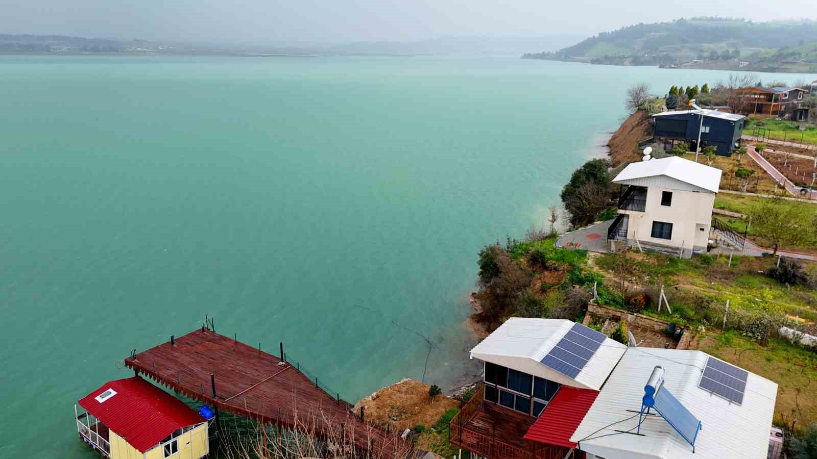Kaçak yapı gerekçesiyle yıkım kararı verilen göl kenarındaki mahallede protesto
Kaçak yapı gerekçesiyle yıkım kararı verilen göl kenarındaki mahallede protesto