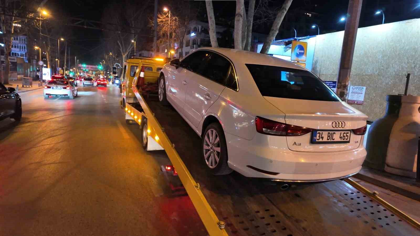 Kadıköy sahil yolunda makas pahalıya patladı: 90 bin lira ceza, ehliyete el konuldu
