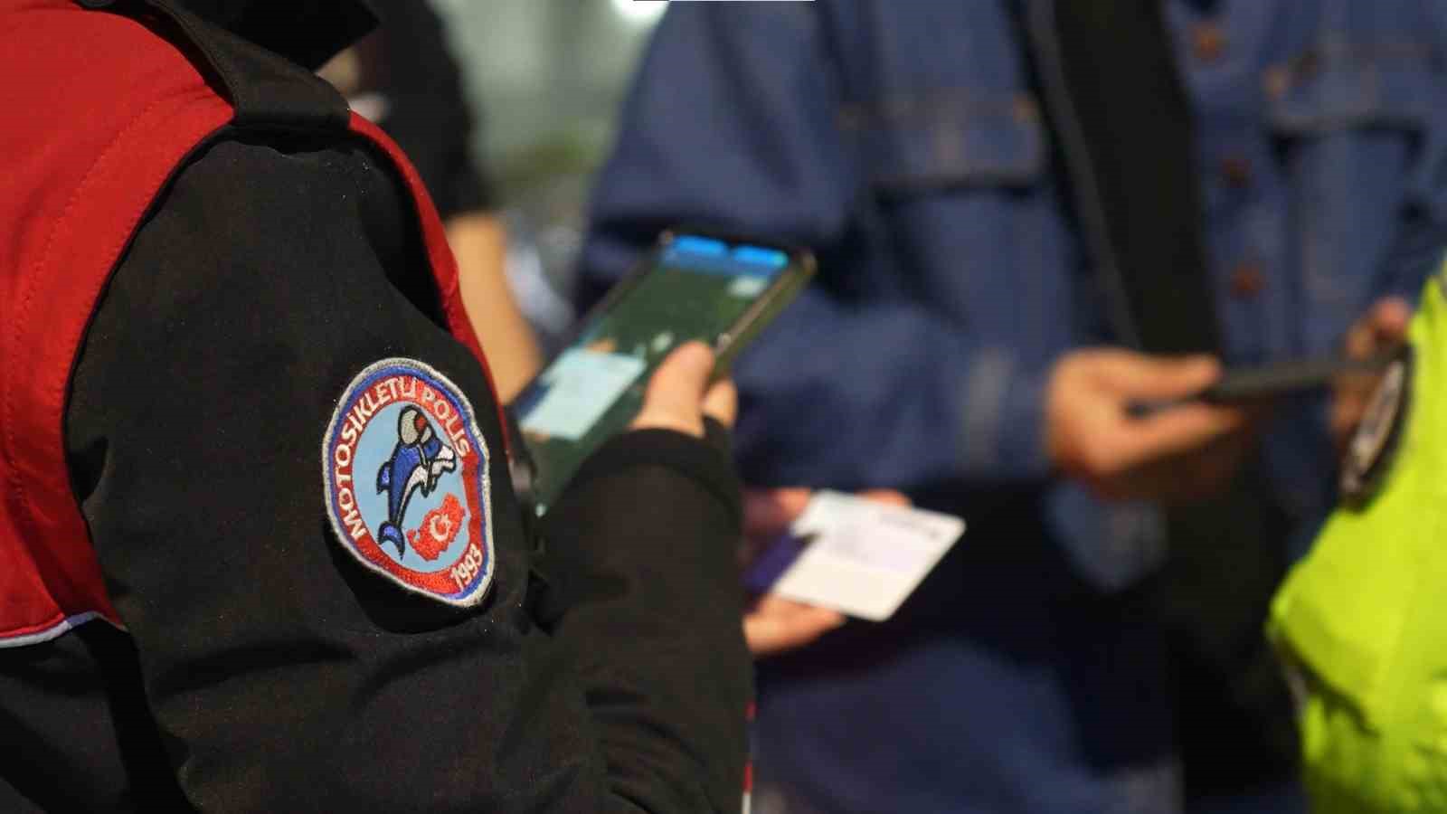 Kadıköy’de kural tanımayana geçit yok: Trafikte ihlale anında müdahale
