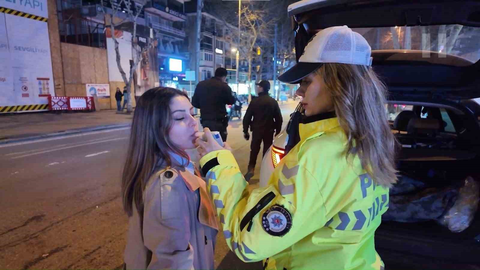 Kadıköy’de trafik magandalarına ceza yağdı
