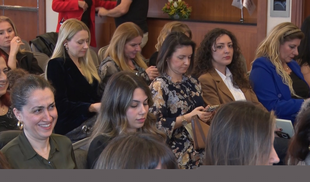 Kadın brokerler ‘Bir kadın bin hikaye’ etkinliğinde buluştu
Kadın brokerler ‘Bir kadın bin hikaye’ etkinliğinde buluştu