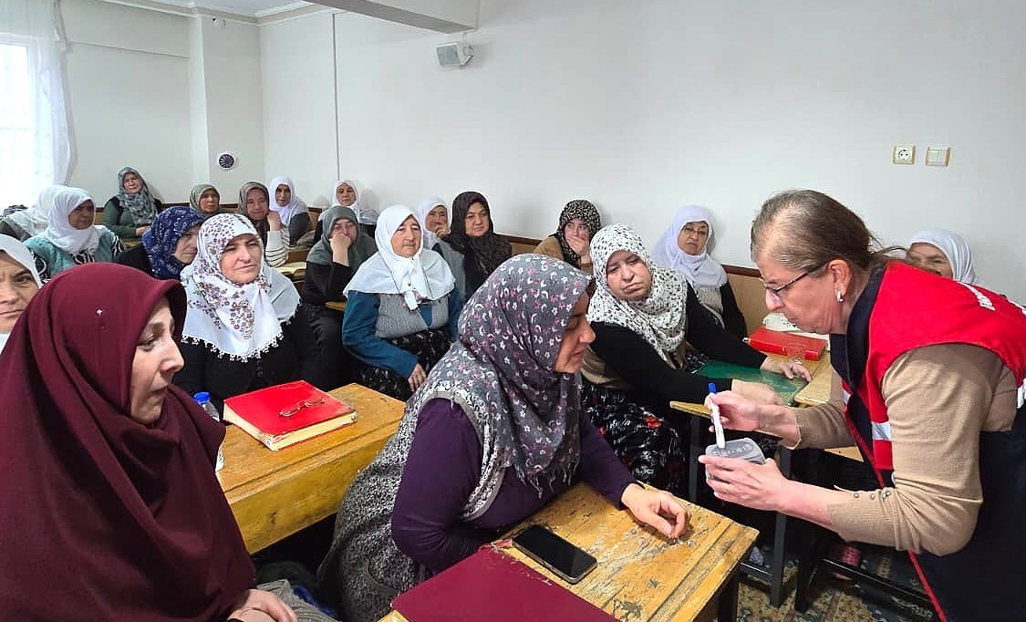 Kadın çiftçilere yönelik eğitimler sürüyor
